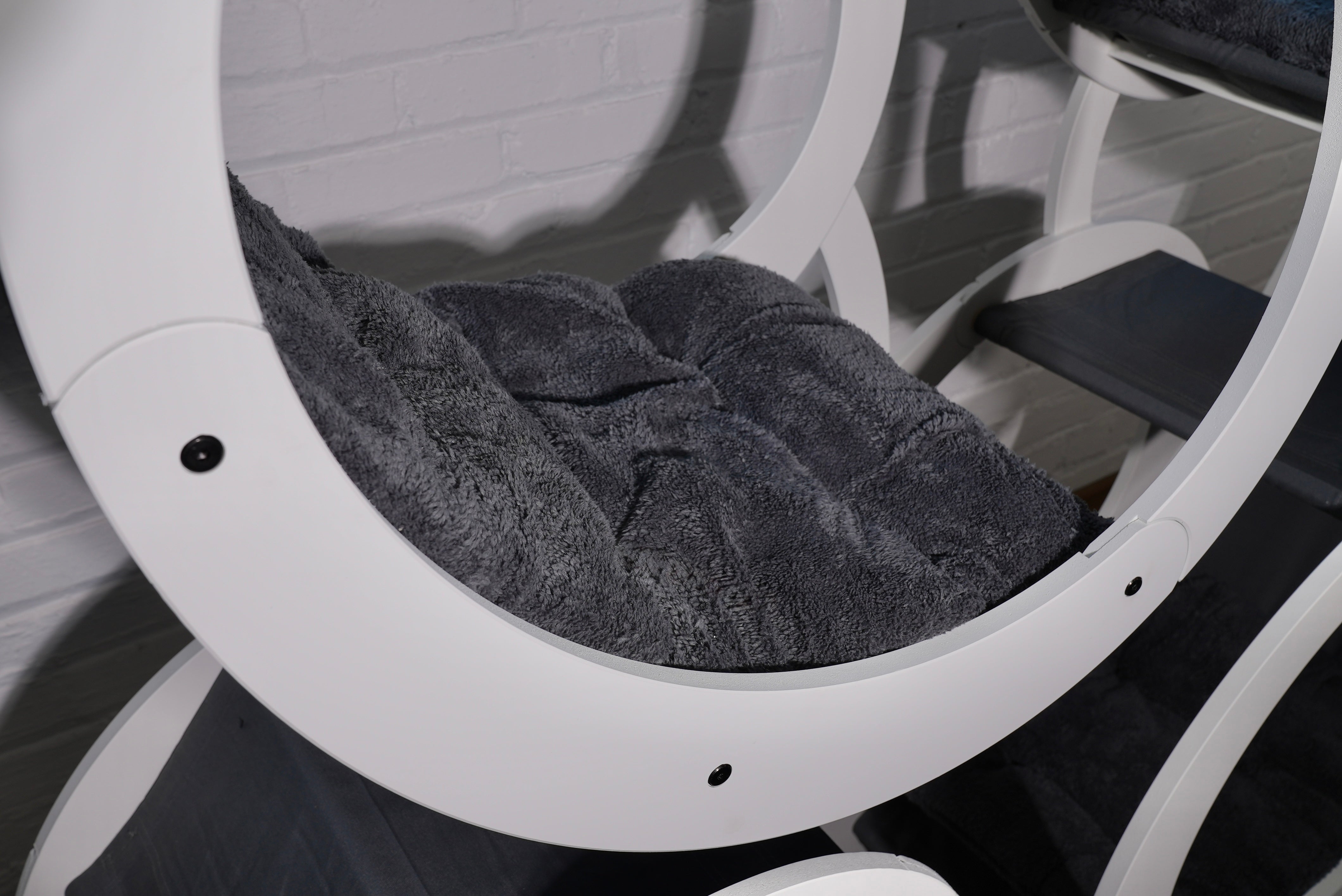 WLO Rounded Eco Friendly Luxury Compact Cat Station