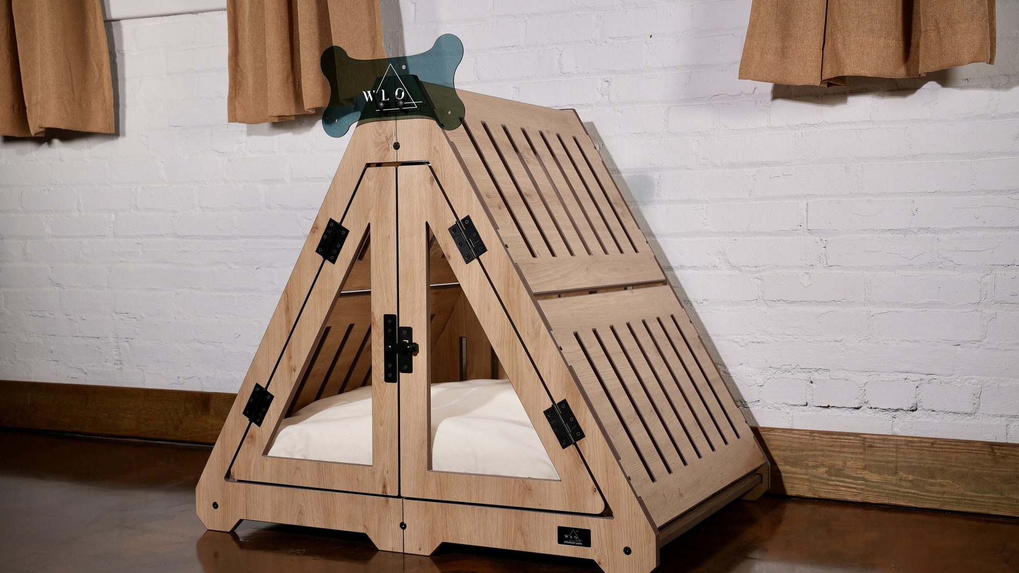 Lakota dog crate, EcoComposite